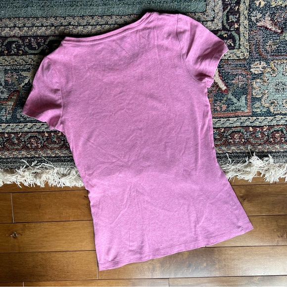 ✨3/15$ Pink tshirt, Denver Hayes - Picture 4 of 4